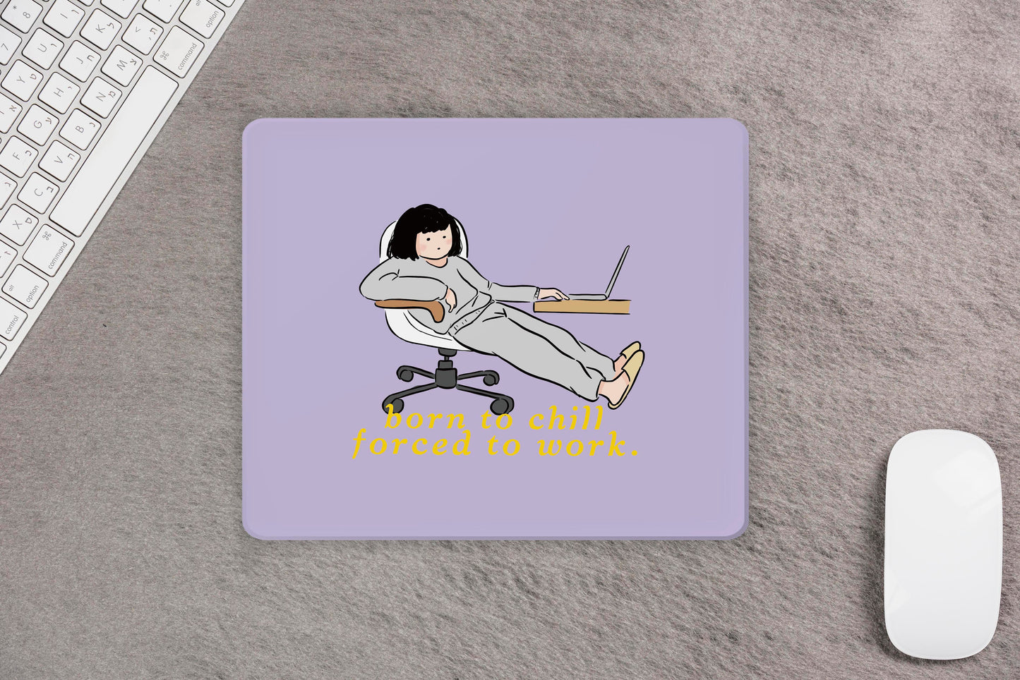 吳郁小姐被迫上班 | 滑鼠墊